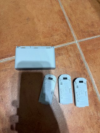 DJI Neo Baterías, Cargador y dos maletines