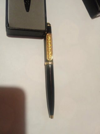 Bolígrafo de lujo Anifama negro y dorado