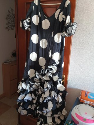 Traje de flamenca lunares