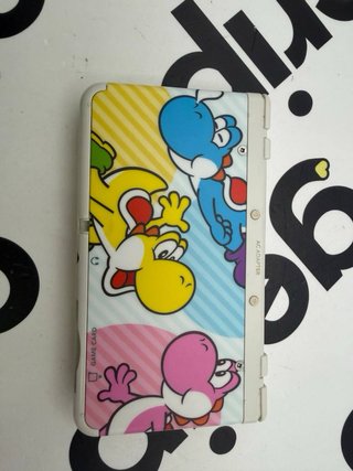 Nintendo 3DS XL Yoshi Shell