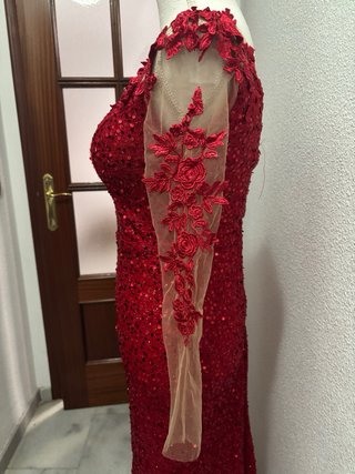 Elegante Vestido Largo Rojo Sirena. Talla M