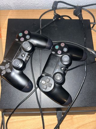 PS4 1TB Negra + 2 Mandos
