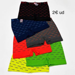 Pantalones y shorts JZN