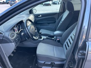 Ford Focus II Hatchback 1.6 Gasolina 115CV