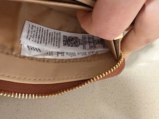 Cartera Guess Marron camel.