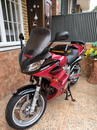 Yamaha FZ6 Semicarenado