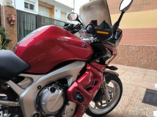 Yamaha FZ6 Semicarenado