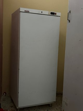 Congelador vertical blanco