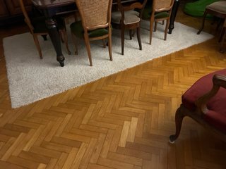 Alfombra grande beige/blanca de tela