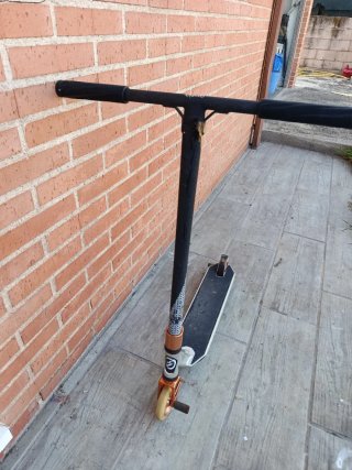 Patinete infantil plateado y cobre