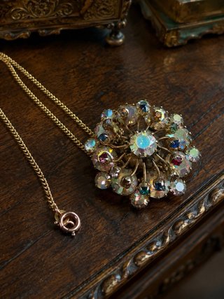 Collana placcata oro pendente spilla cristalli
