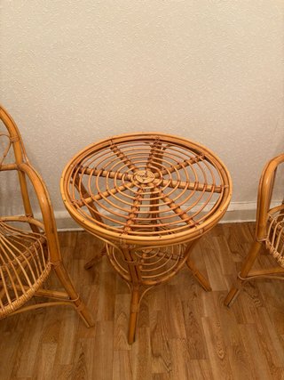 CONJUNTO MESA Y 2 SILLAS DE MIMBRE