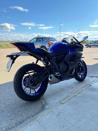 Yamaha R7 2023