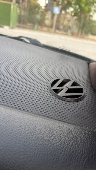 Emblemas VW Negro Mate (2 uds) aire acondicionado
