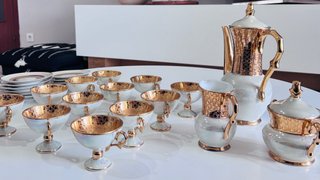 Juego de té/café porcelana y metal dorado