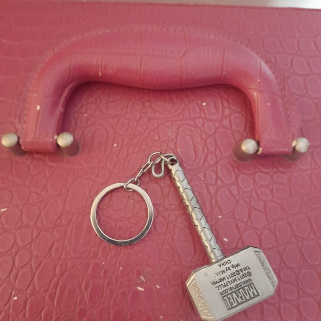 Llavero Martillo Thor Mjölnir Marvel