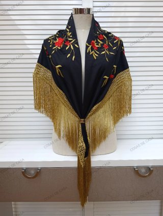 Mantoncillo de flamenca bordado
