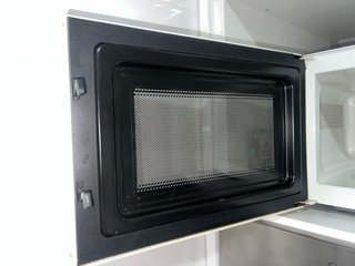 Microondas LG color crema