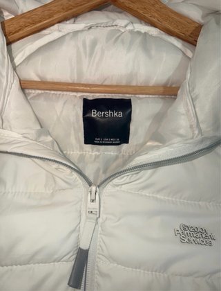 Abrigo blanco Bershka
