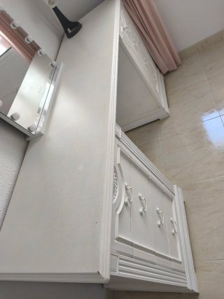 Tocador blanco sin espejo