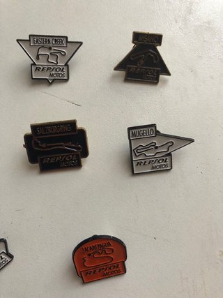 Colección Pins Circuitos Motos Repsol