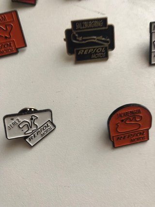 Colección Pins Circuitos Motos Repsol