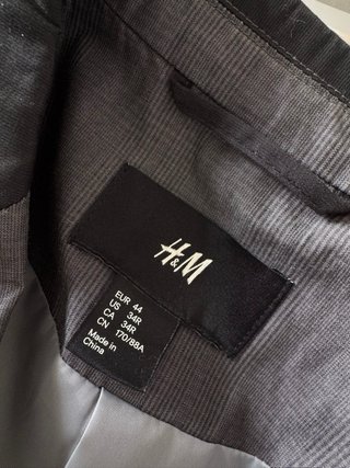 Americana H&M Gris Cuello Negro Slim Fit Talla 44