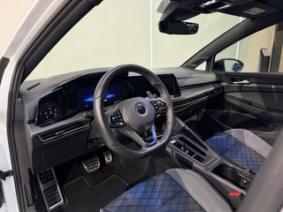 Volkswagen Golf 8R 320
