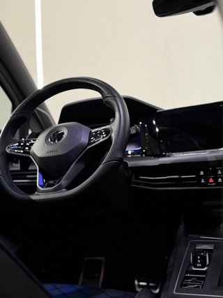 Volkswagen Golf 8R 320