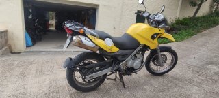 Moto BMW GS Amarilla