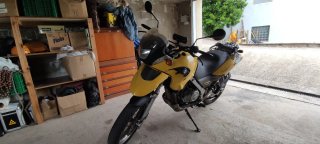 Moto BMW GS Amarilla