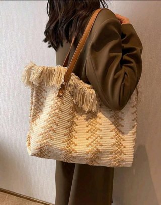 Bolso de playa tejido con flecos