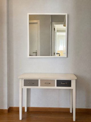 Mueble recibidor vintage con espejo