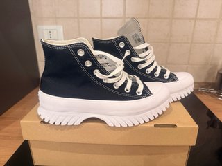 Converse platform sneakers nere e bianche