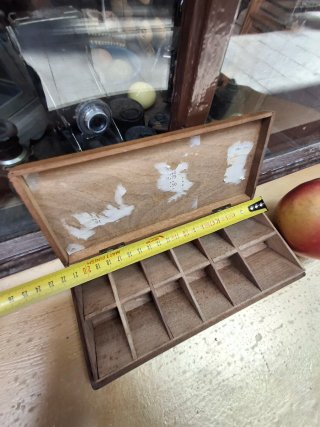 Caja de madera antigua