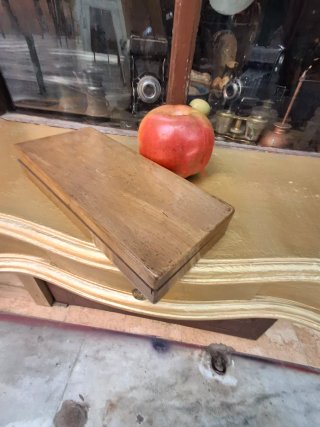 Caja de madera antigua