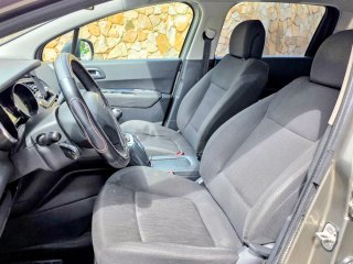 Peugeot 5008 2012
