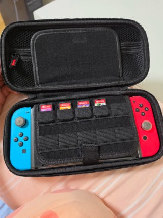 Nintendo Switch con funda y juegos