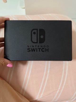 Nintendo Switch con funda y juegos