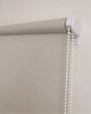Estor enrollable blanco traslúcido con cadena