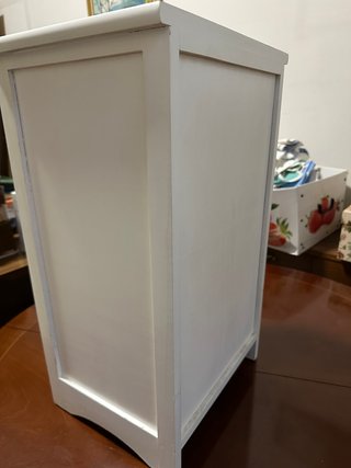 Mueble cajonera de madera con 3 cajones