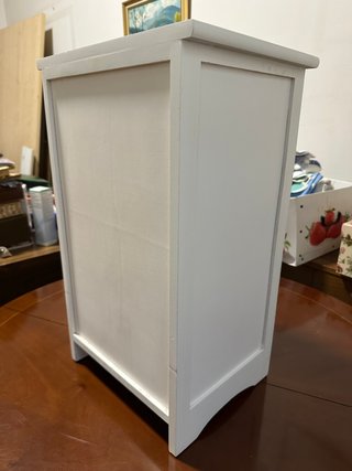 Mueble cajonera de madera con 3 cajones