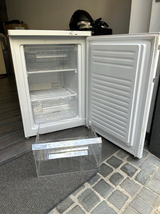 Congelatore verticale Hoover bianco