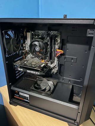 PC Gaming Negro con Luces leds caja con cristal