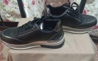 Sneakers nere con cuore gioiello n.38