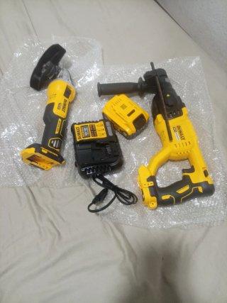 Radial, Taladro, Cargador y Batería Dewalt nuevos