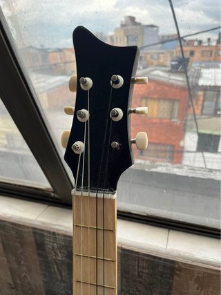 Guitarra negra acústica Milenium