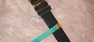 Cinturón negro 85cm con detalles dorados
