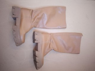 Stivali alti beige suola carrarmato 37 italy