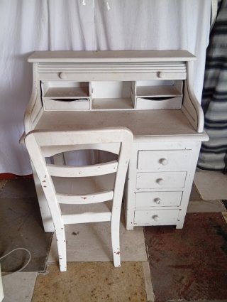 Escritorio antiguo de madera